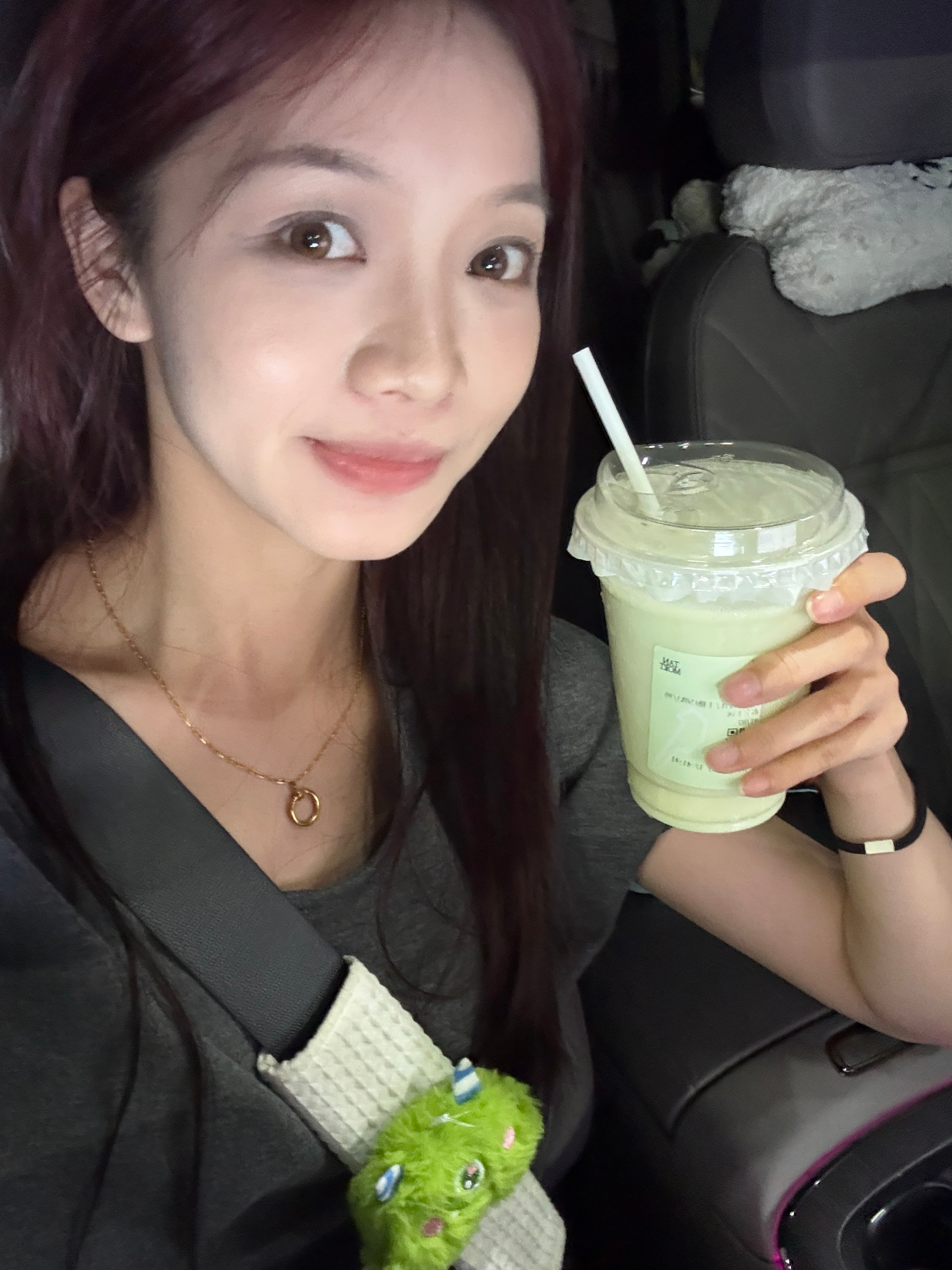 好龟龟来咯 还给我带了传说的唐沫茶兮嘿嘿嘿 