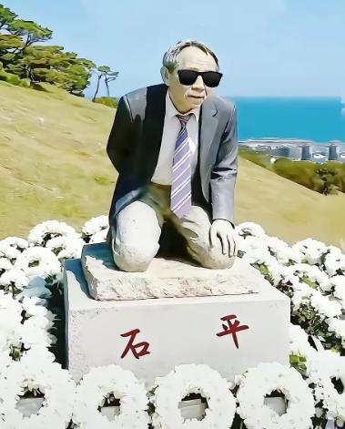 真是笑死个人，那个天天在日本骂祖国的石平，这下彻底老实了。

日本右翼媒体突然下