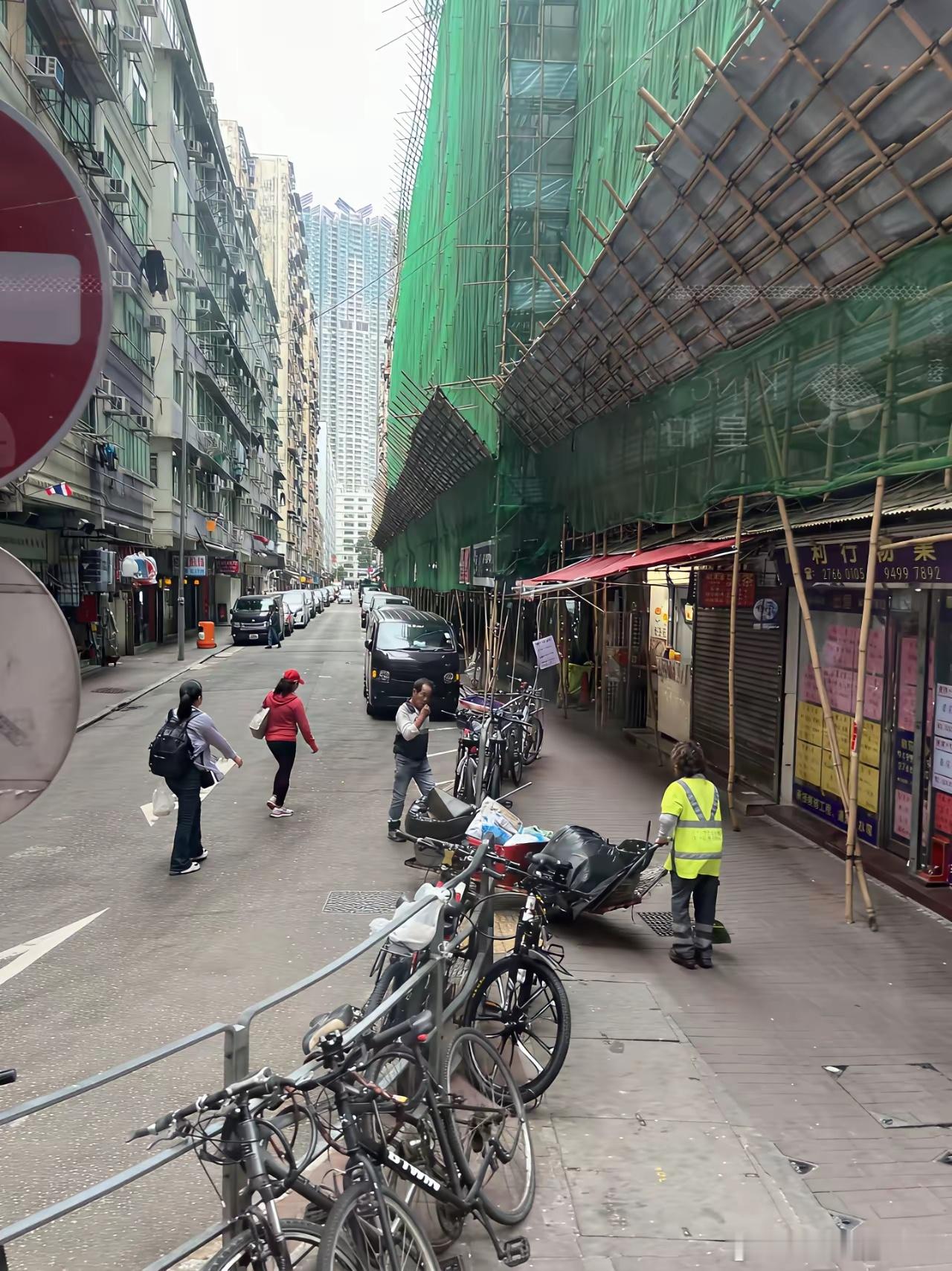 香港为什么用竹子搭脚手架呢？ 