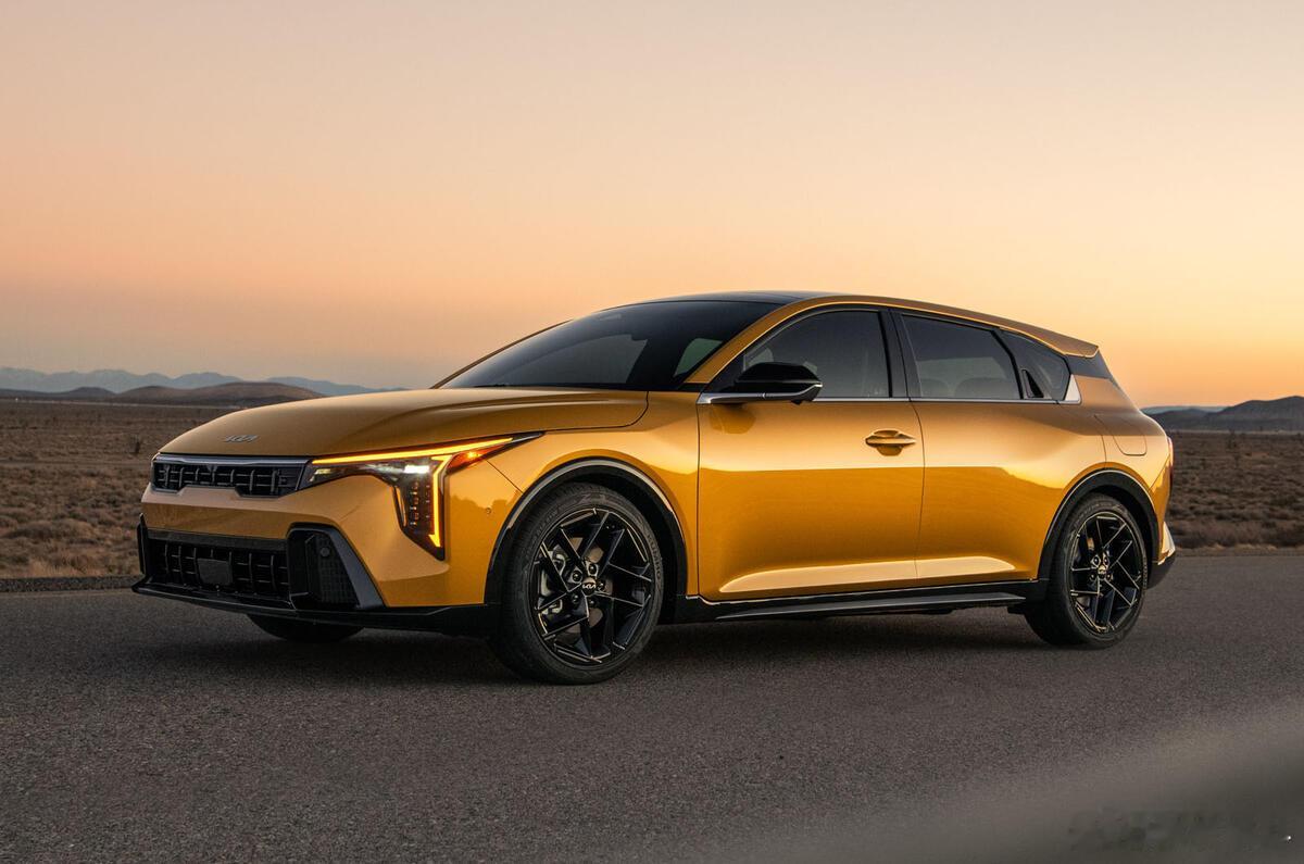 起亚K4 Hatchbacks，K4的掀背版比例有些奇怪，为什么做的这么像SUV