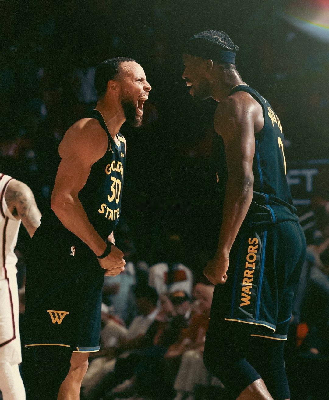 勇记Slater表示：“勇士联系了雄鹿，如果需要，他们会拉满报价！”