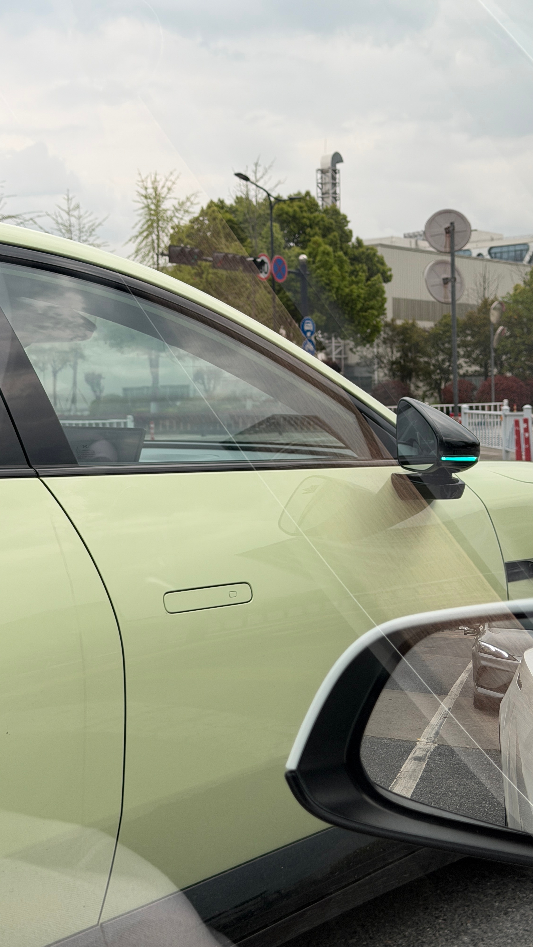 牛油果绿好看捏2026款小鹏mona大大大大大升级