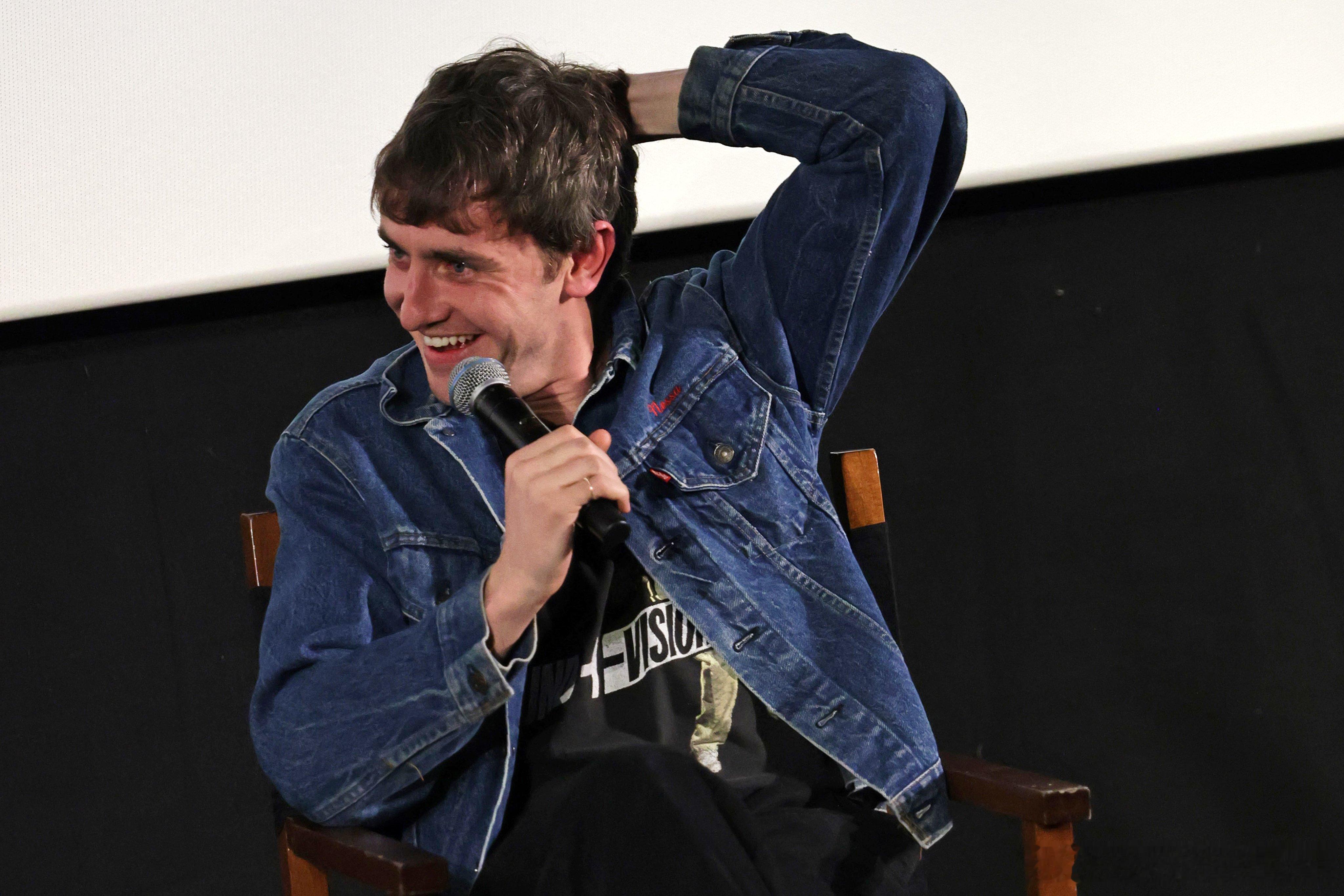 基里安·墨菲和保罗·麦斯卡一起出席了一场《哈姆奈特》的映后 