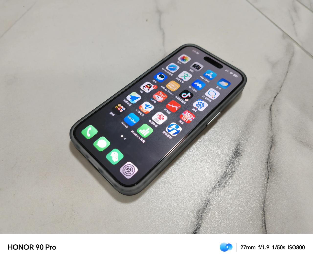 我和室友同步换机！

他用iPhone13 Pro+4000换了iPhone15
