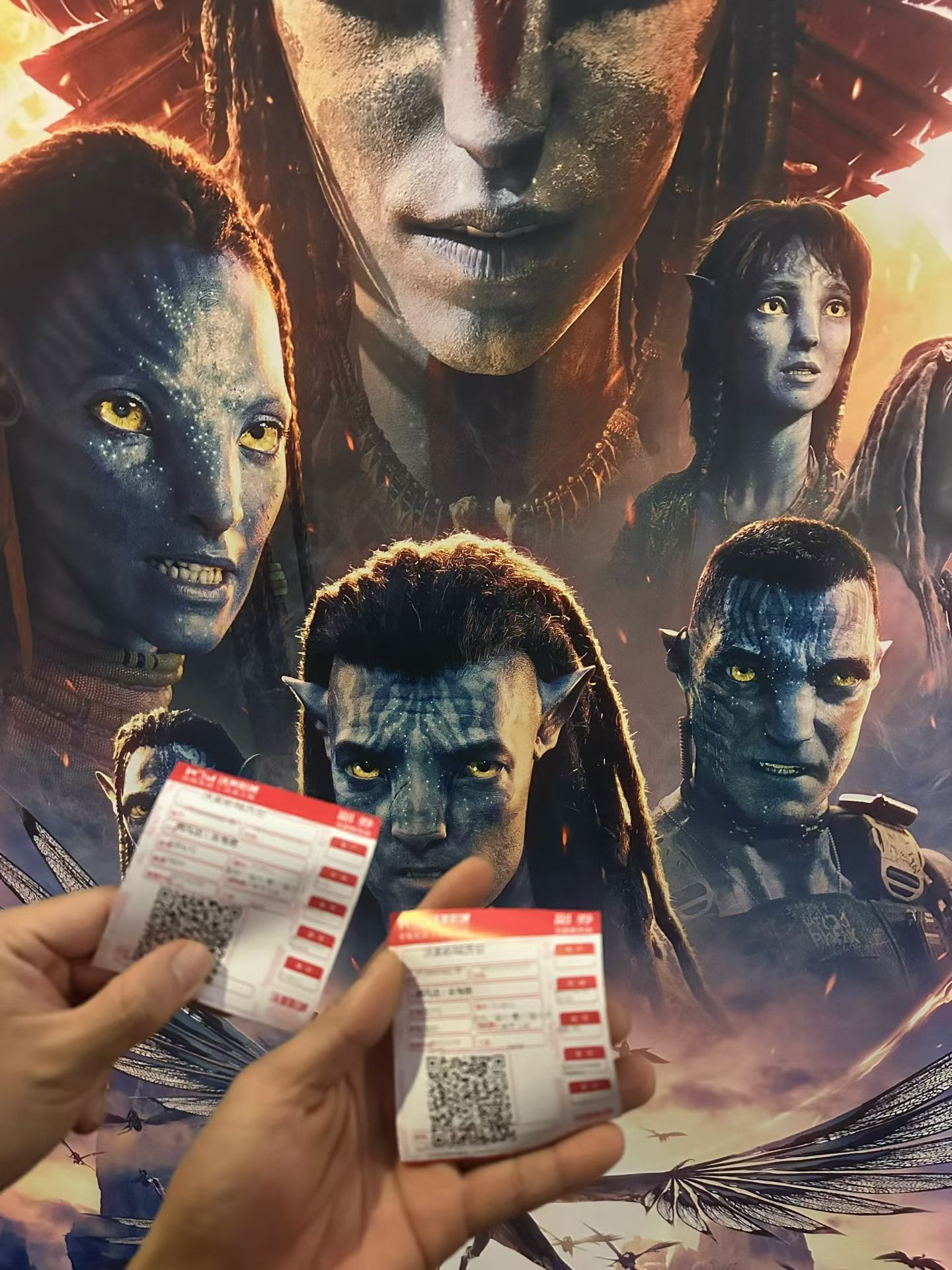 虽然大概能猜到剧情的走向，但是还是觉得很好看！30块钱看了快3个小时巨幕期待阿凡