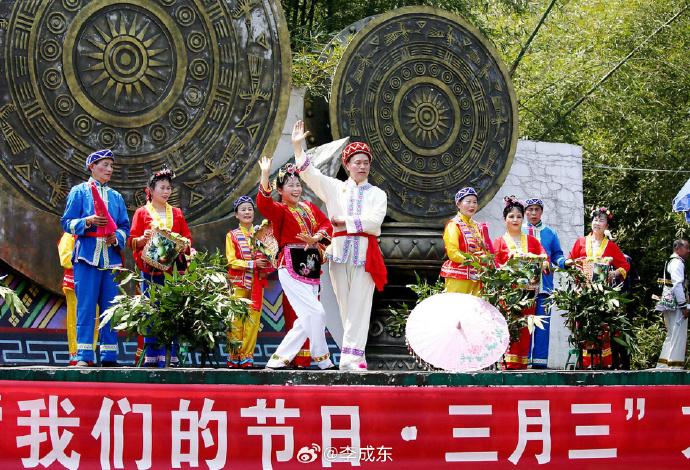 广东是典型的外向型经济，一个深圳市的进出口占全国近10%。
2025年深圳市进出