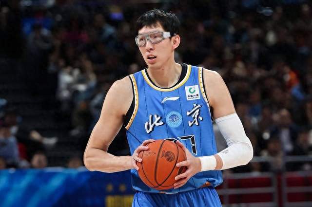 CBA：周琦3分、赵睿0分，北京赢广州44分