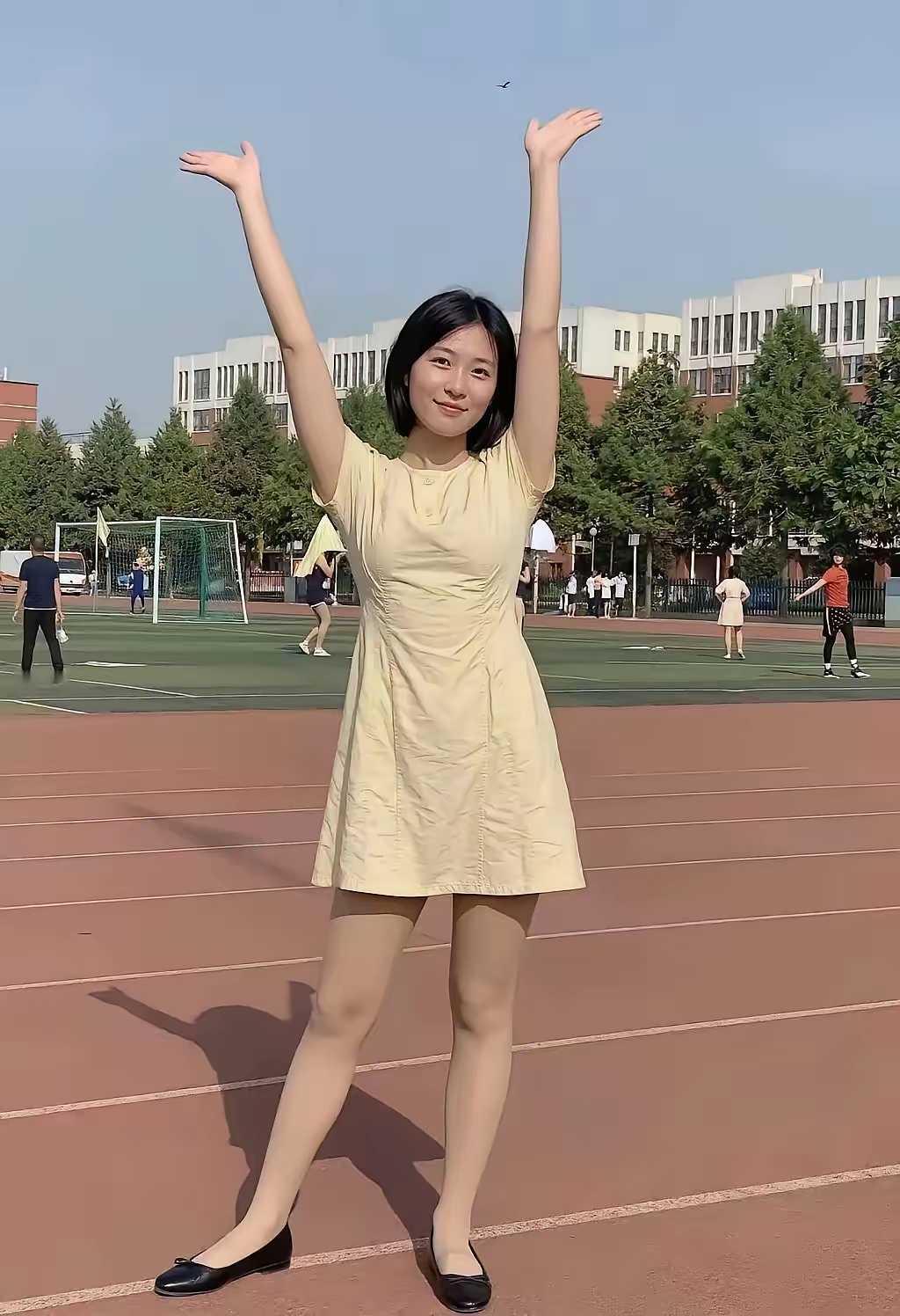 这位老师的美，放在任何时候都是顶级。