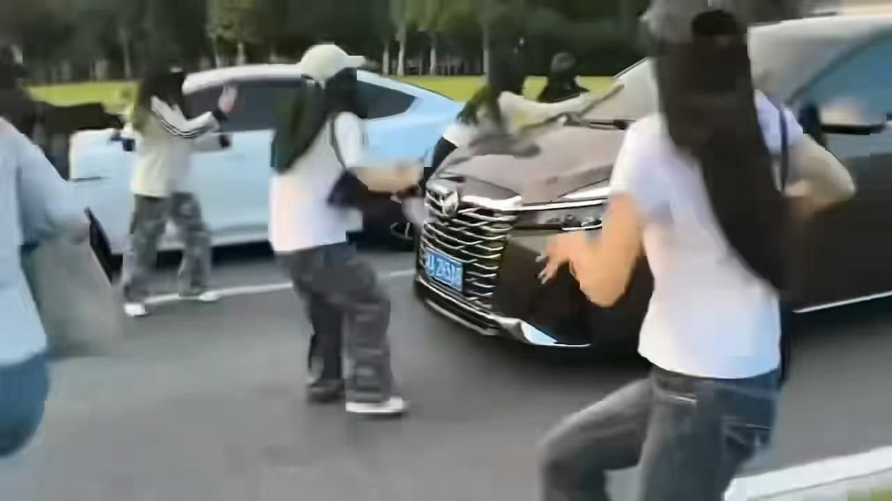 🇨🇳人真的能飞..... 