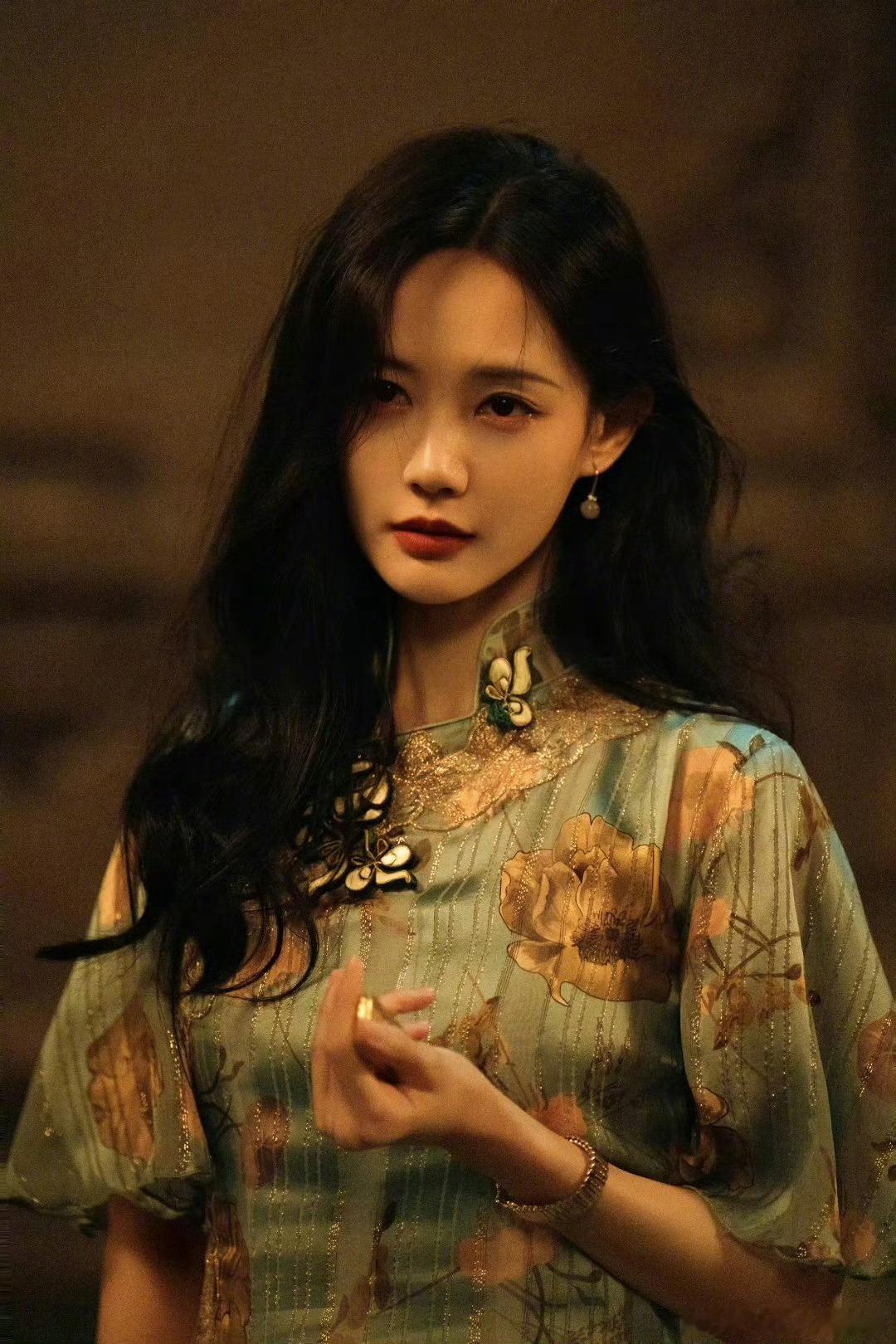 李一桐首演恶女反馈第一次挑战恶女反馈好惊喜！李一桐这反差感绝了，清纯外表下全是算