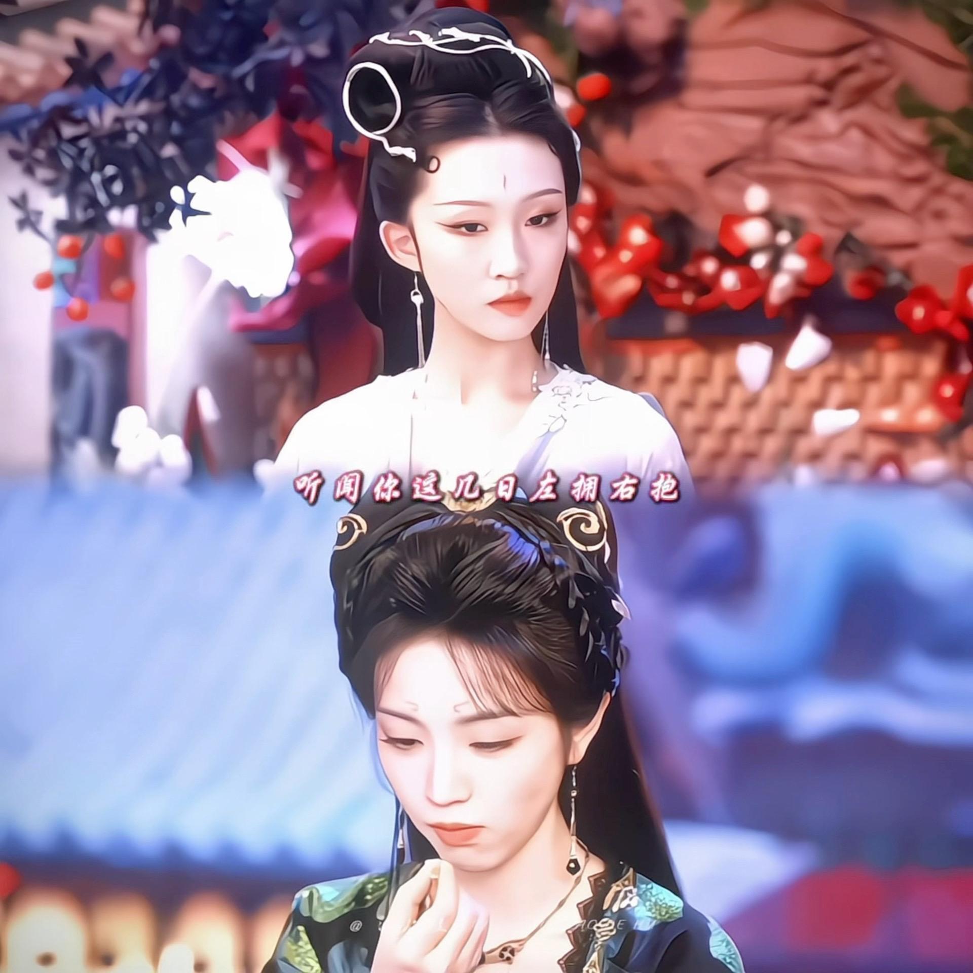 蛇公吃醋的意思很明显哦，其实非常在乎猫公的，口嫌体正直嘴硬罢了