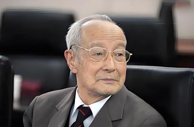 十一年前，中国稀土曾被日本人以猪肉价大量收购，十一年后，稀土却成了中国反击美国的
