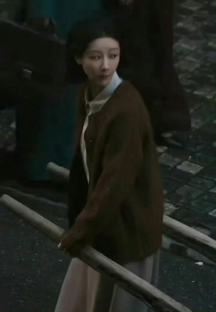 杨紫有5部待播剧了杨紫这部新剧光是看路透就很有看头