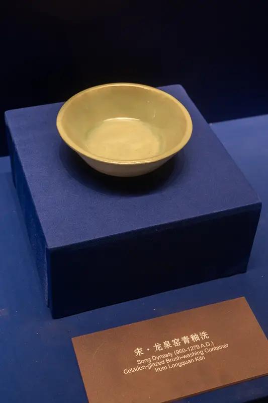 宋朝在两次决定命运的重大历史抉择中皆以失败告终。起初选择联金抗辽，致使北宋直接覆