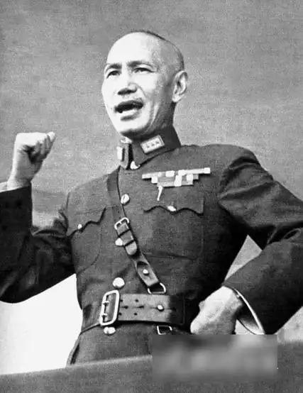 够了，杨将军。
 
七个月，你的前途、你的家底，我都看到了。
 
你不是我要的人