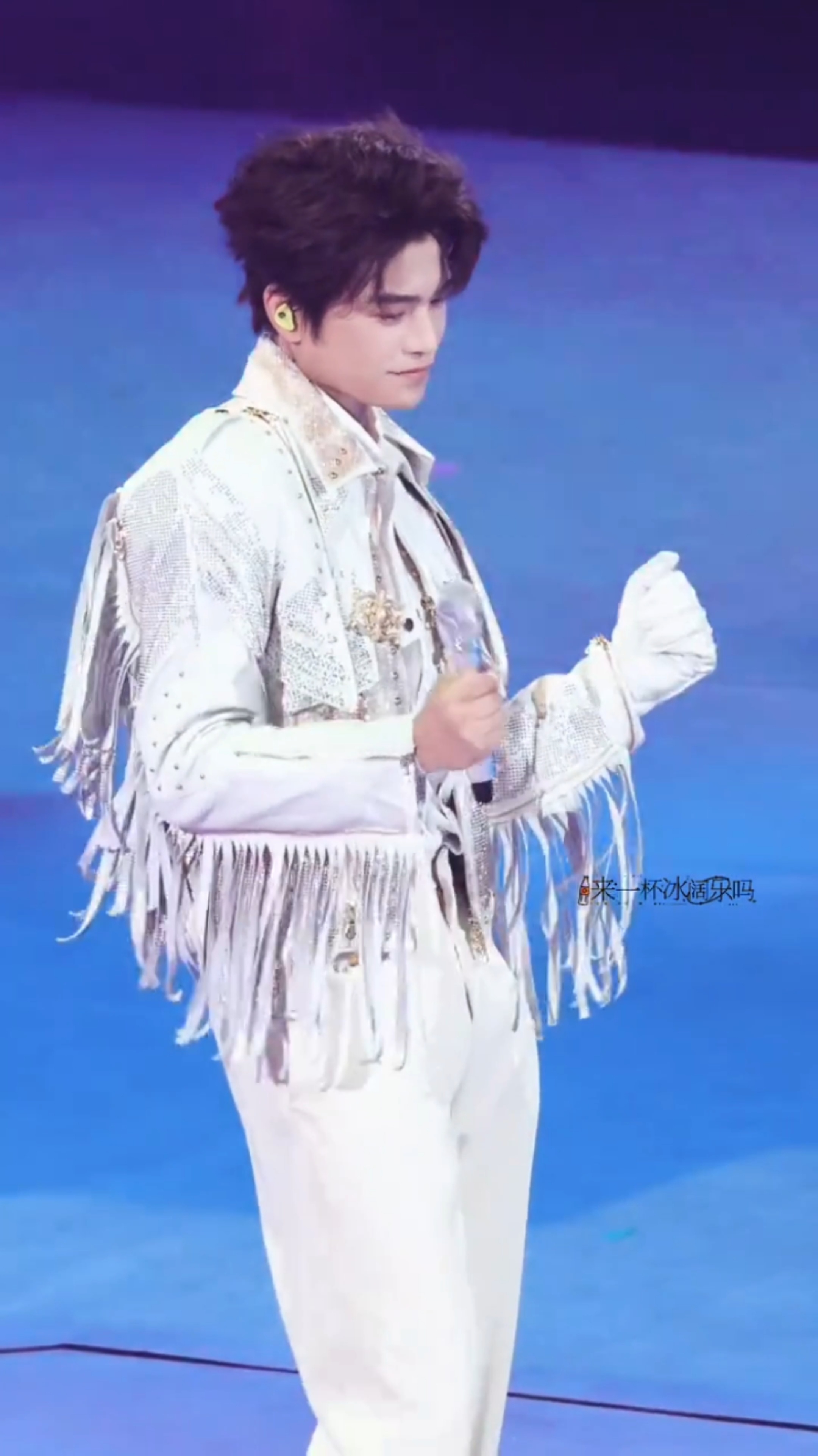 感觉又发现小兮的娇嗔小表白🥺就是图一和图二是718的，图三是719的。718海