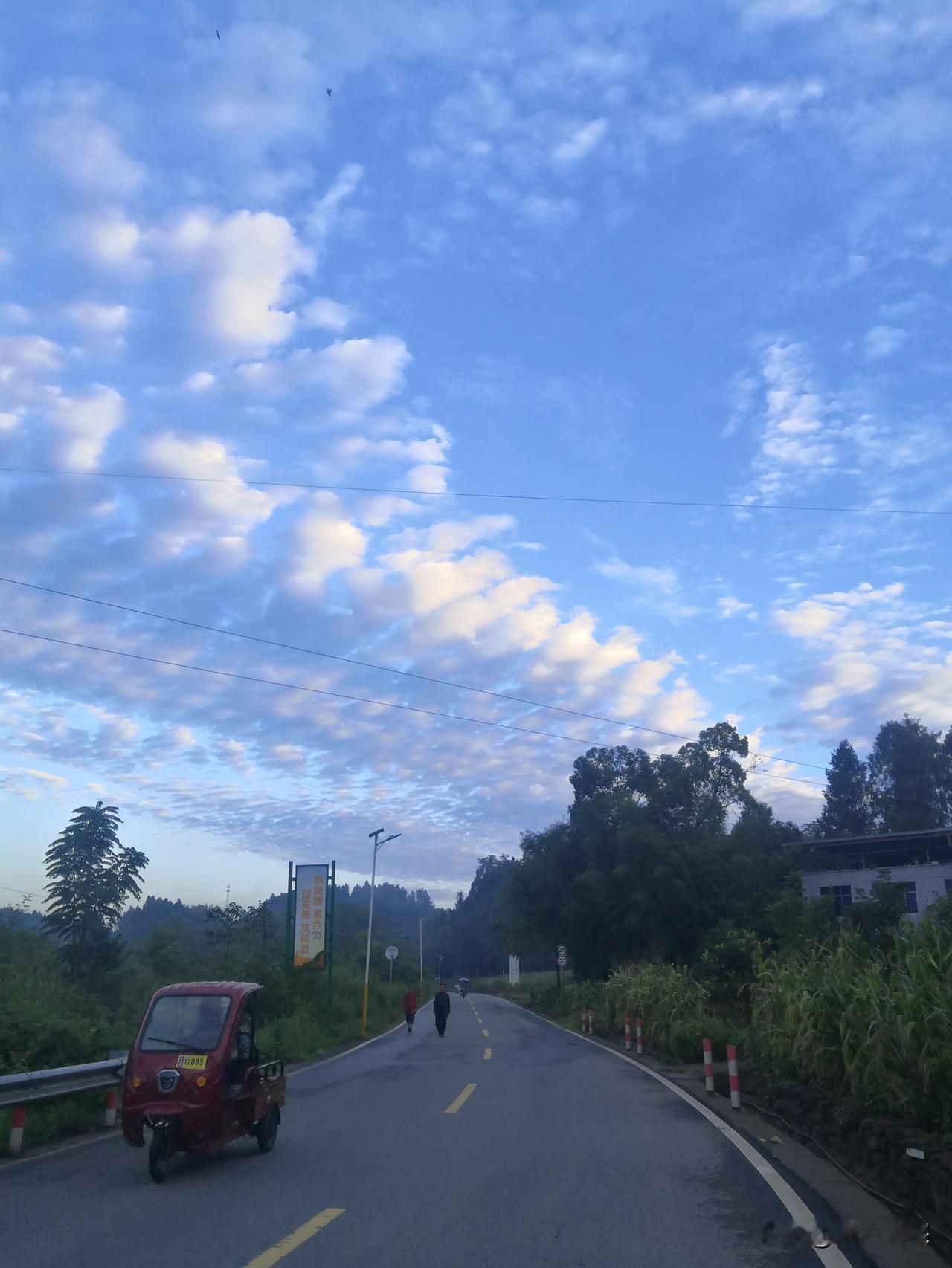 农村美丽的风景图片
  德阳市是一座高科技的现代工业城市，不论是城市美丽还是农村