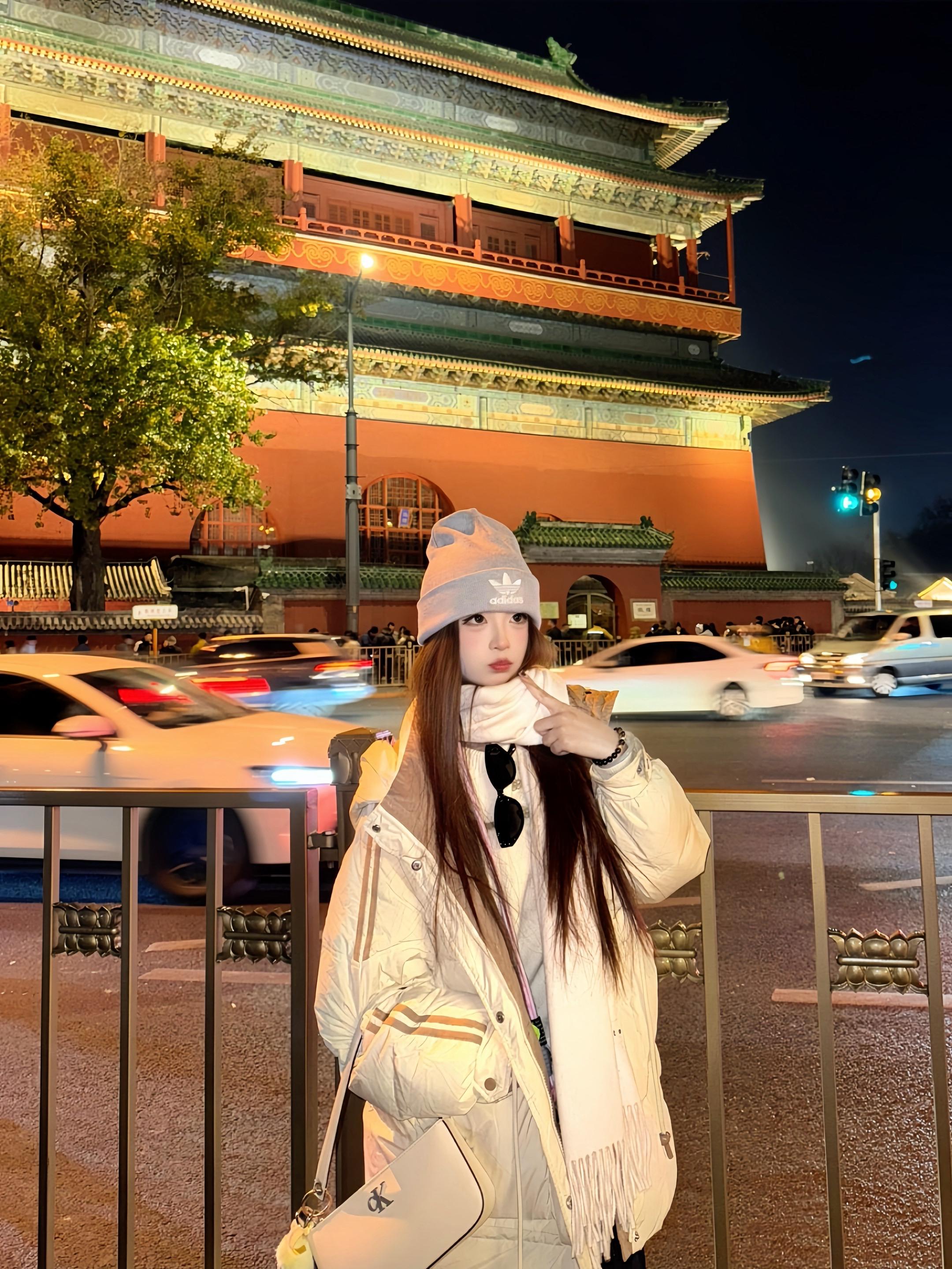已模糊的镜头拉不回那从前。