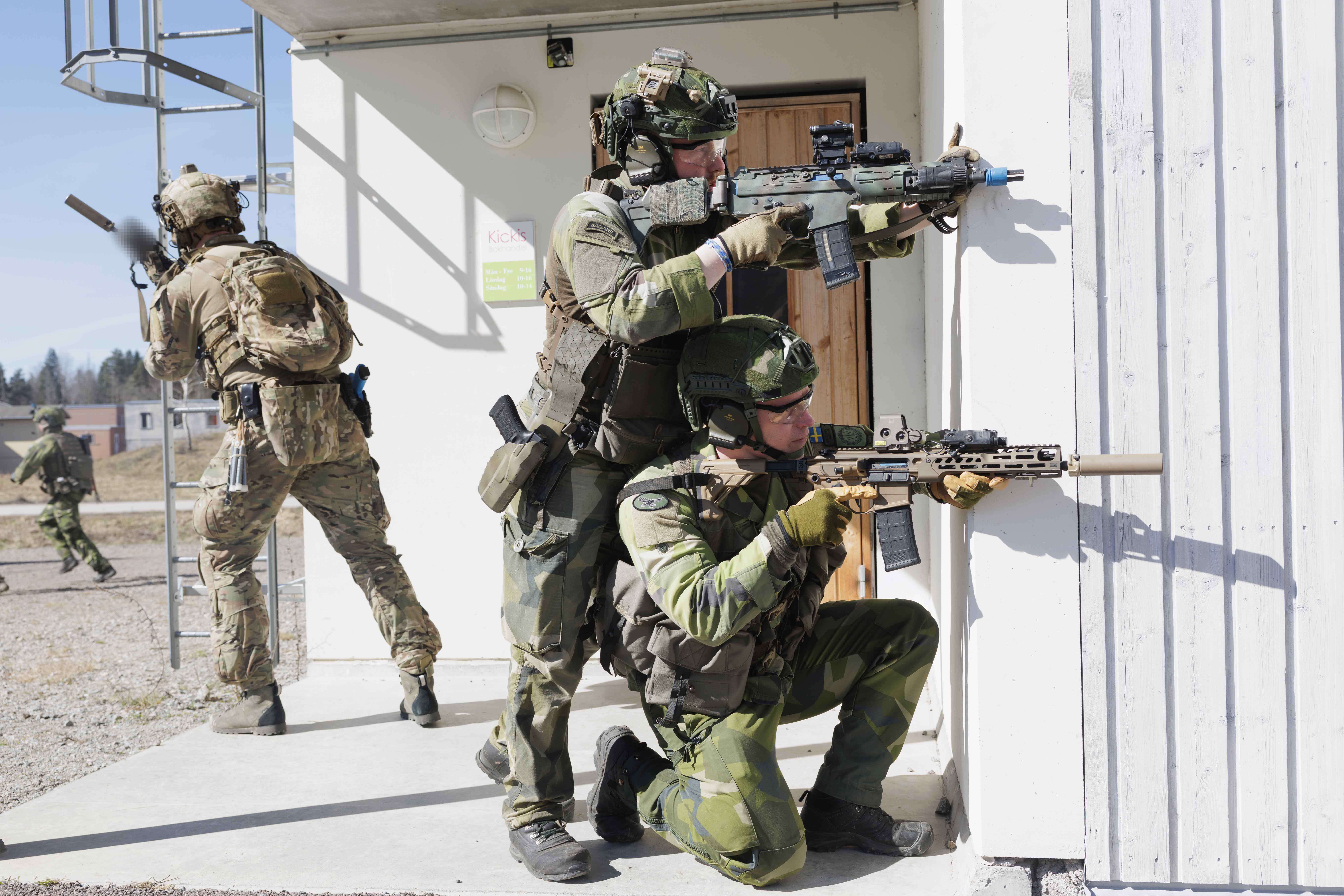 2026年4月，瑞典武装部队特种作战大队（SOG）培训猎兵部队（Jägarför