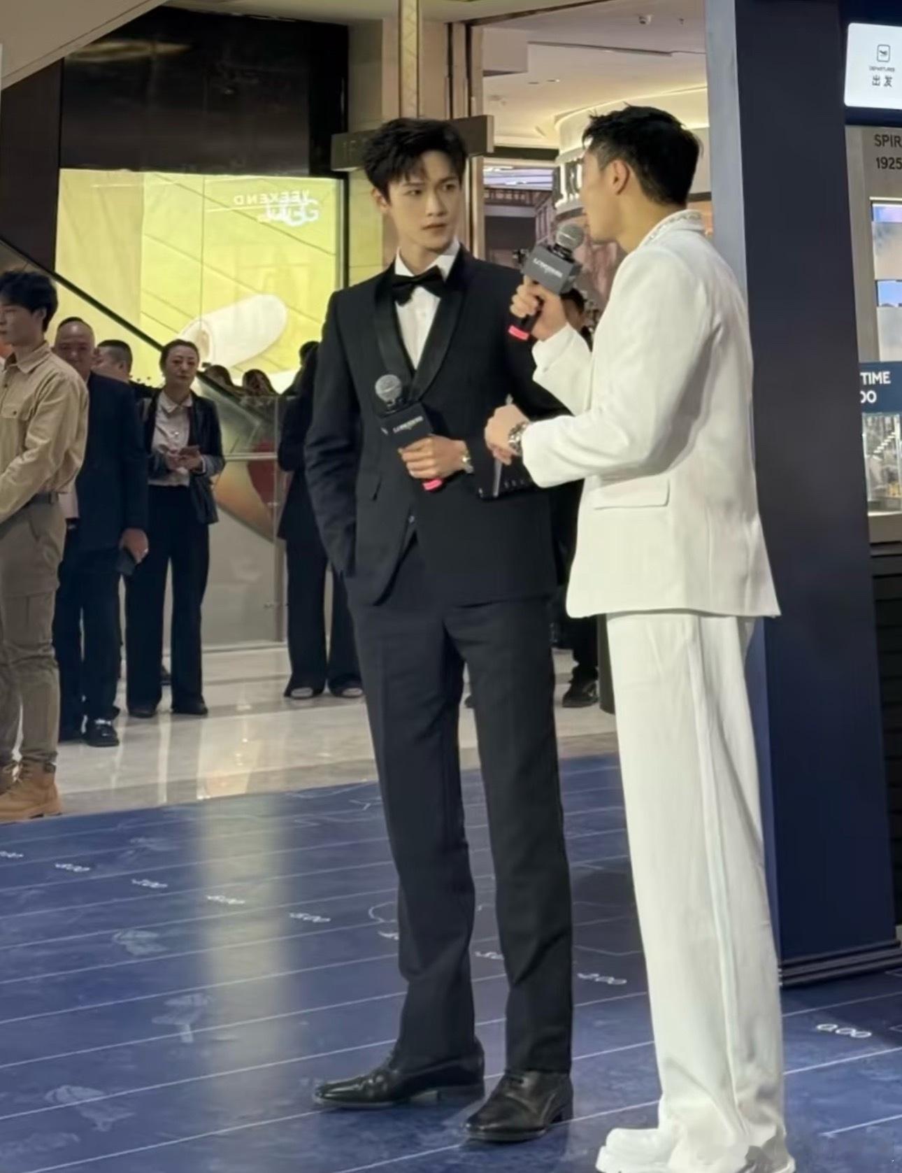 天，第一次对李昀锐182身高有了体感 