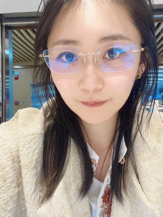 配眼镜去啦