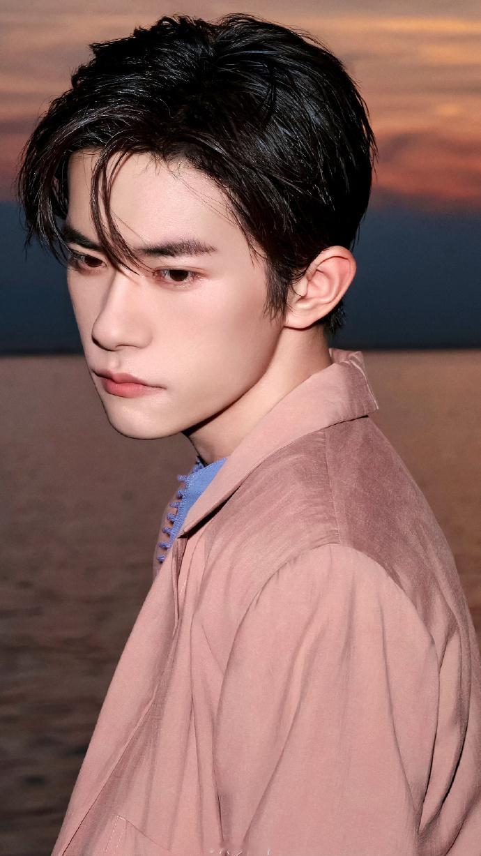 罗一舟别蹭了，你现在有什么作品吗？我只知道当年因为考试被DISS过，而且也是唯一