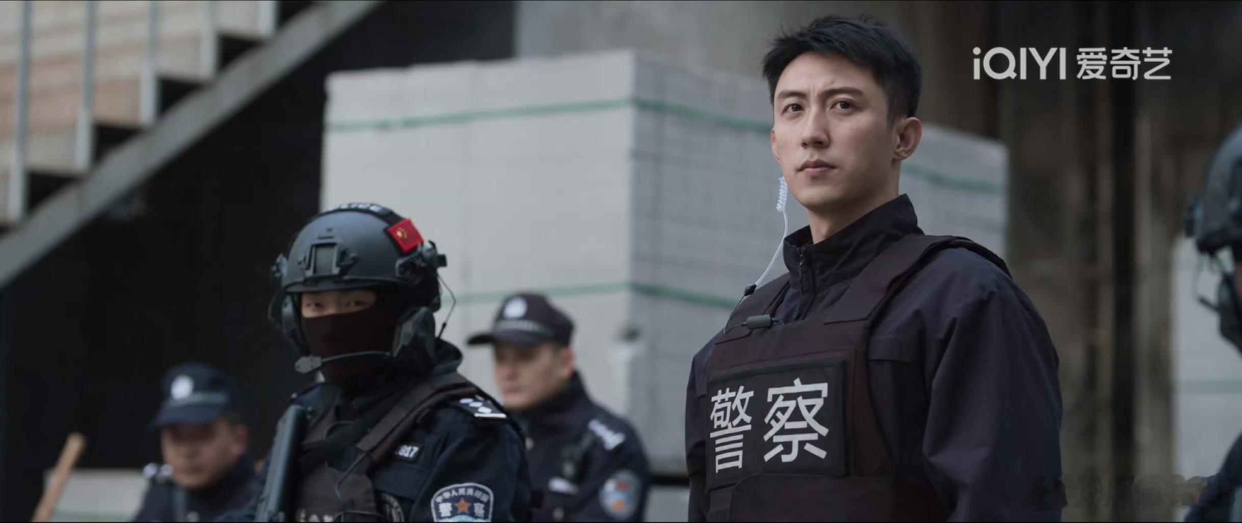 黄景瑜王楚然或将出演京洛再无佳人黄景瑜可以负责最后抓捕的部分，开门！！你爸双规了
