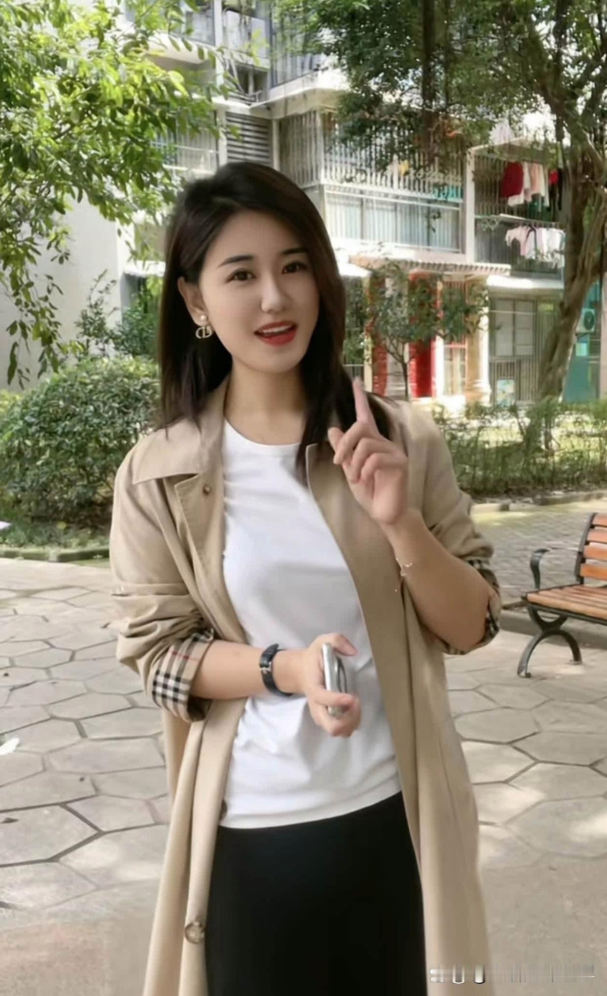 元气满满的一天，从微笑开始，这话真是太对啦！微笑就像魔法，能瞬间驱散阴霾。
就像