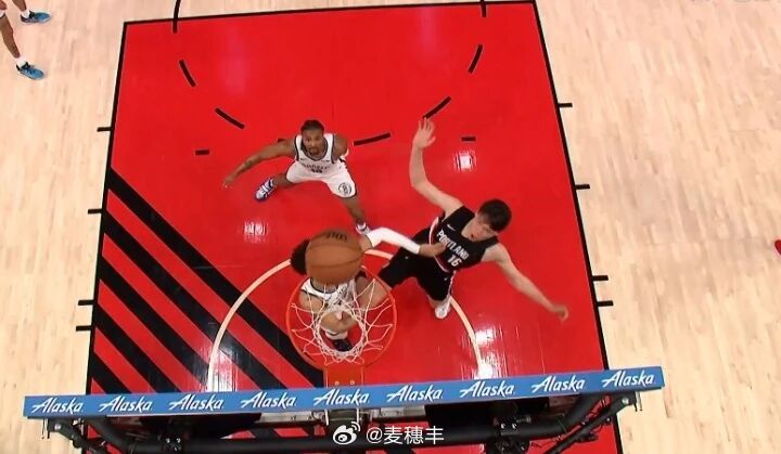 开拓者今天134比99击败篮网，杨瀚森在9分钟内2投全中，贡献4分3篮板，表现可