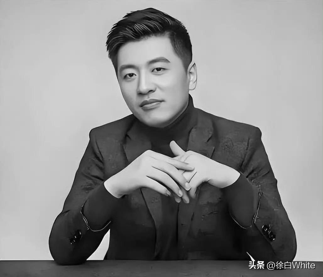 3月26日，张雪峰离世第三天，本人账号发布追悼会通知，所有人都能参加！
张雪峰追