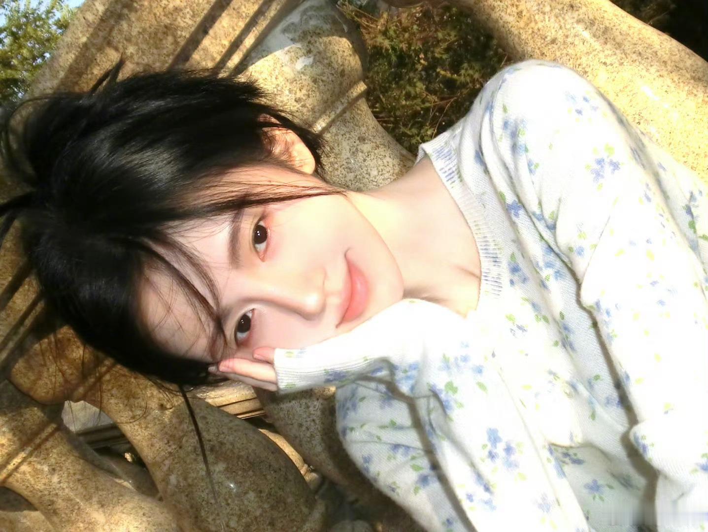 鞠婧祎  jjy鞠婧祎 jjy鞠婧祎露芜衣 “我对你的爱就像海浪一样永不落幕”"