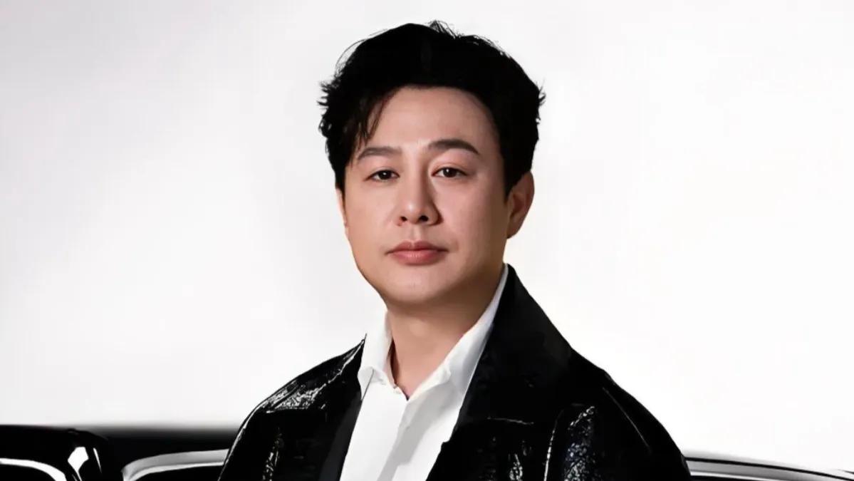 张颂文：亲握资源，守护创意自主权？

在娱乐圈的纷繁复杂中，张颂文始终保持着自己