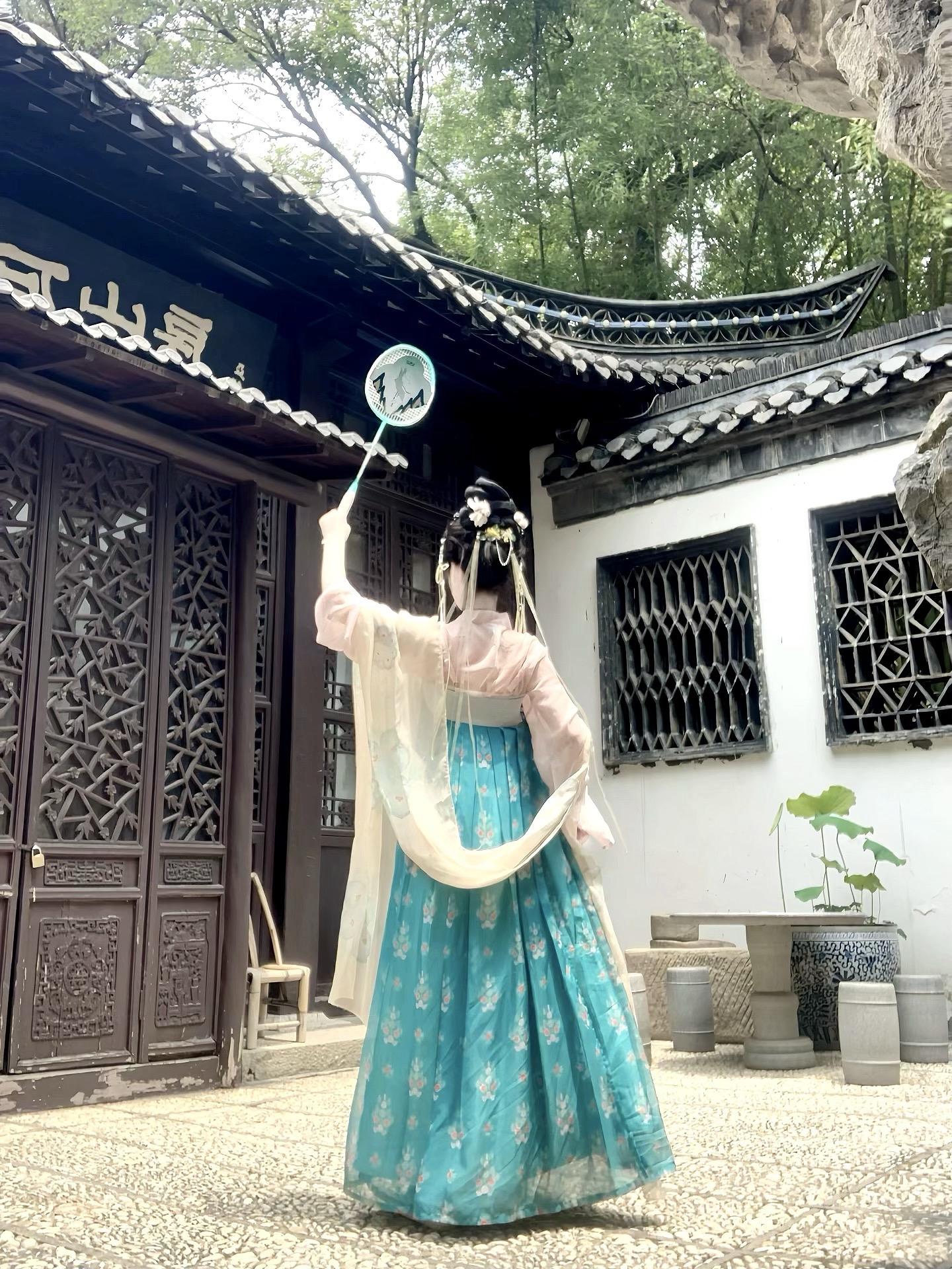 我本无意惹惊鸿，奈何惊鸿入我心。威臣惊鸿8羽毛球拍