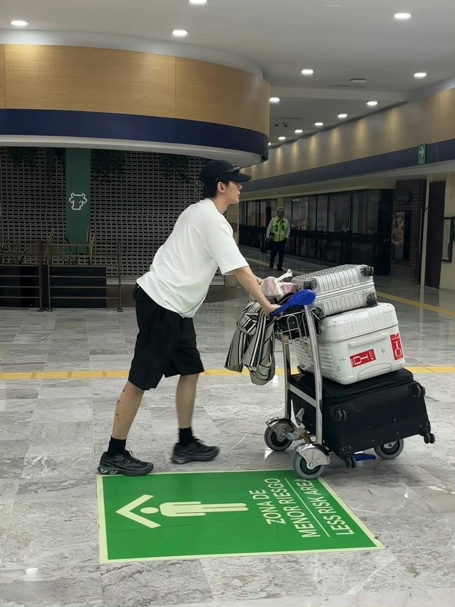 昨天的为在搬搬搬今天的为在搬搬搬邓为花儿与少年8