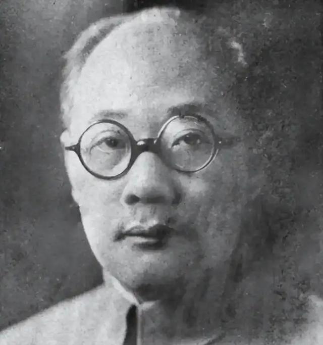 1936年10月25日下午，汉口江汉关附近突然传出枪声。

中枪的人不是普通官员