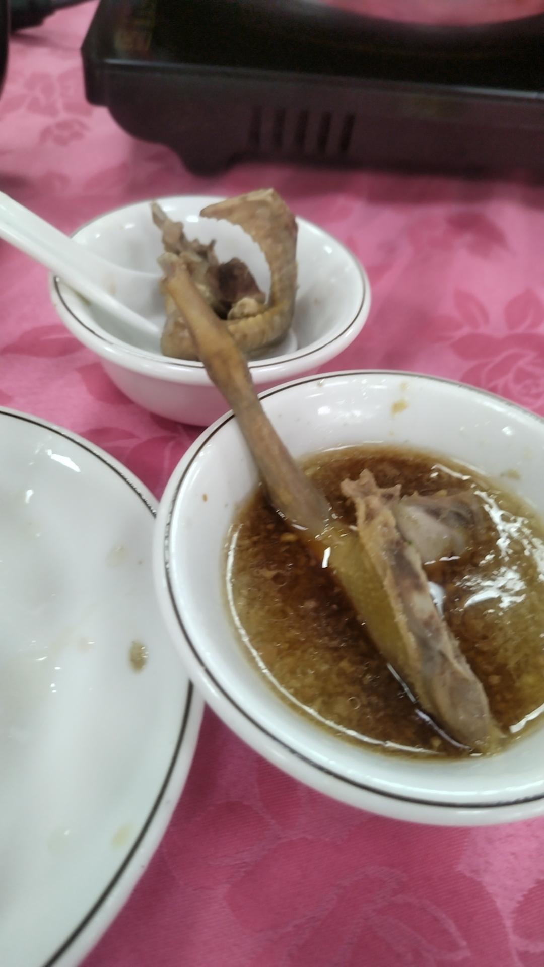 很多人把它当成世态炎凉的证据，觉得人一走，情谊就没了，来往就断了，心里满是委屈和