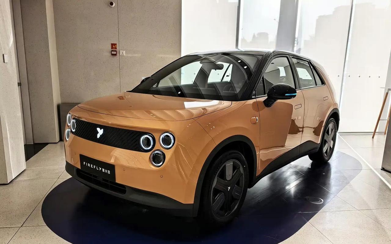 2026款萤火虫上市，租电方案购车价7.98万起售
整车售价：
自在版11.98