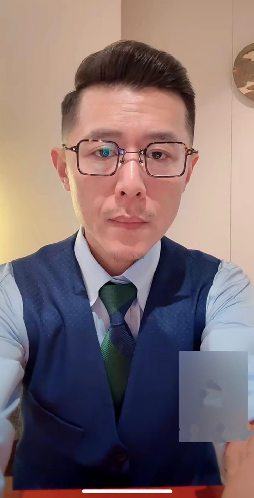 连麦男子： 冰哥，我刚跟谈了五年的女朋友分手。她说跟我在一起看不到未来，说我一个