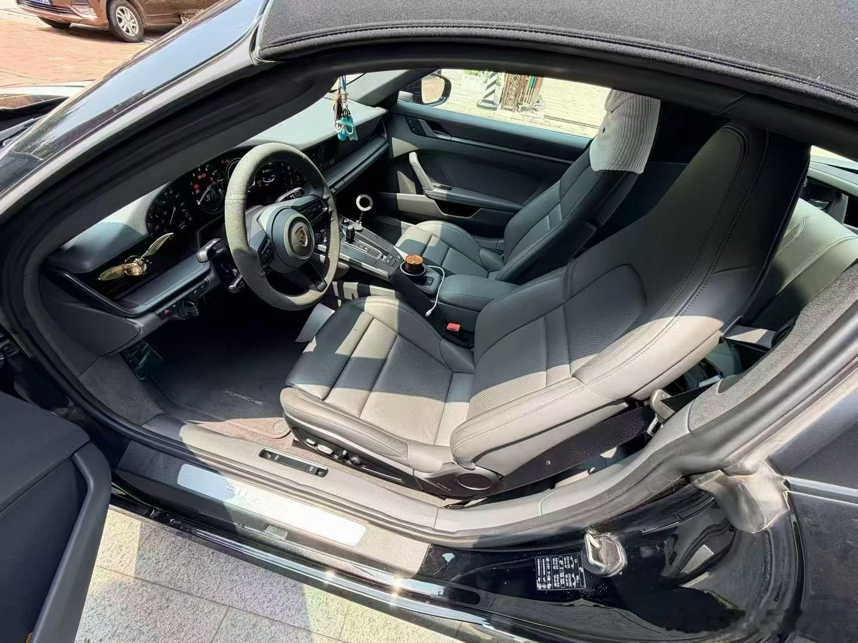 保时捷911 Targa 4，22款、23年上牌6500公里，不带一点红 ​​​