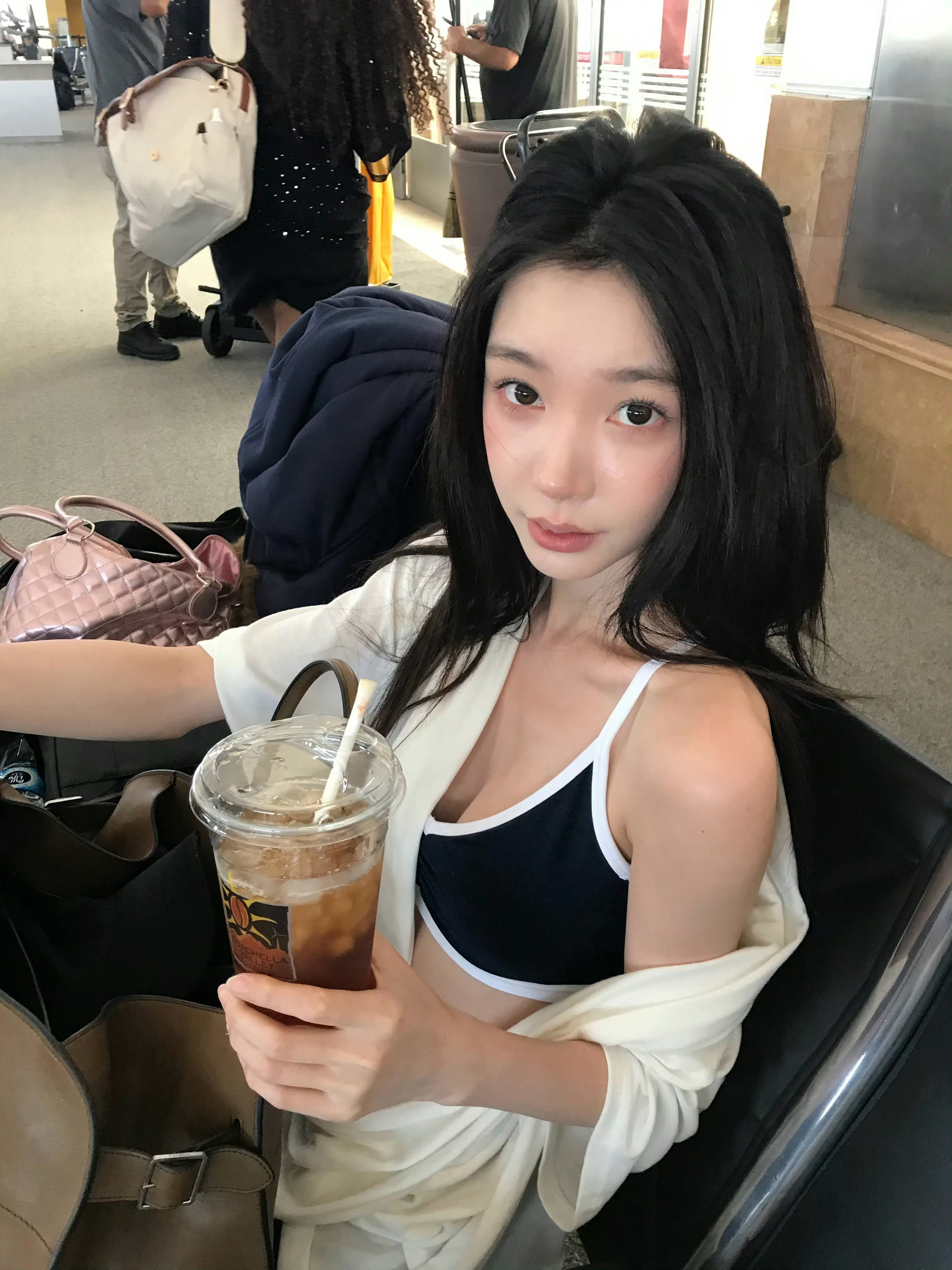 易梦玲 