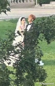 网友偶遇黄子韬徐艺洋拍婚纱照 ​​​