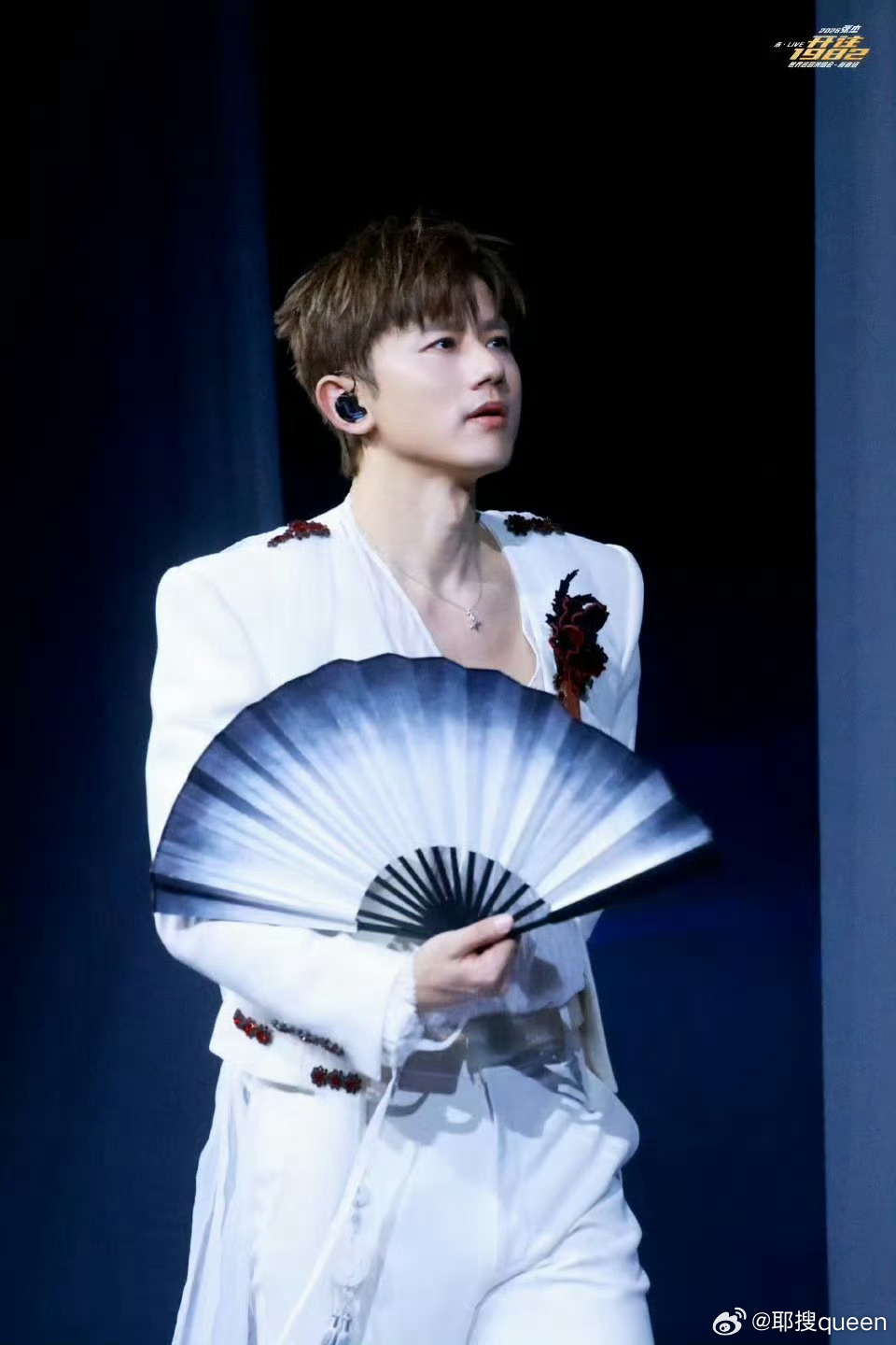 张杰鸟巢表演区覆盖鸟巢内场张杰把排面焊在鸟巢了！首次打造万平超大主表演区，通铺整