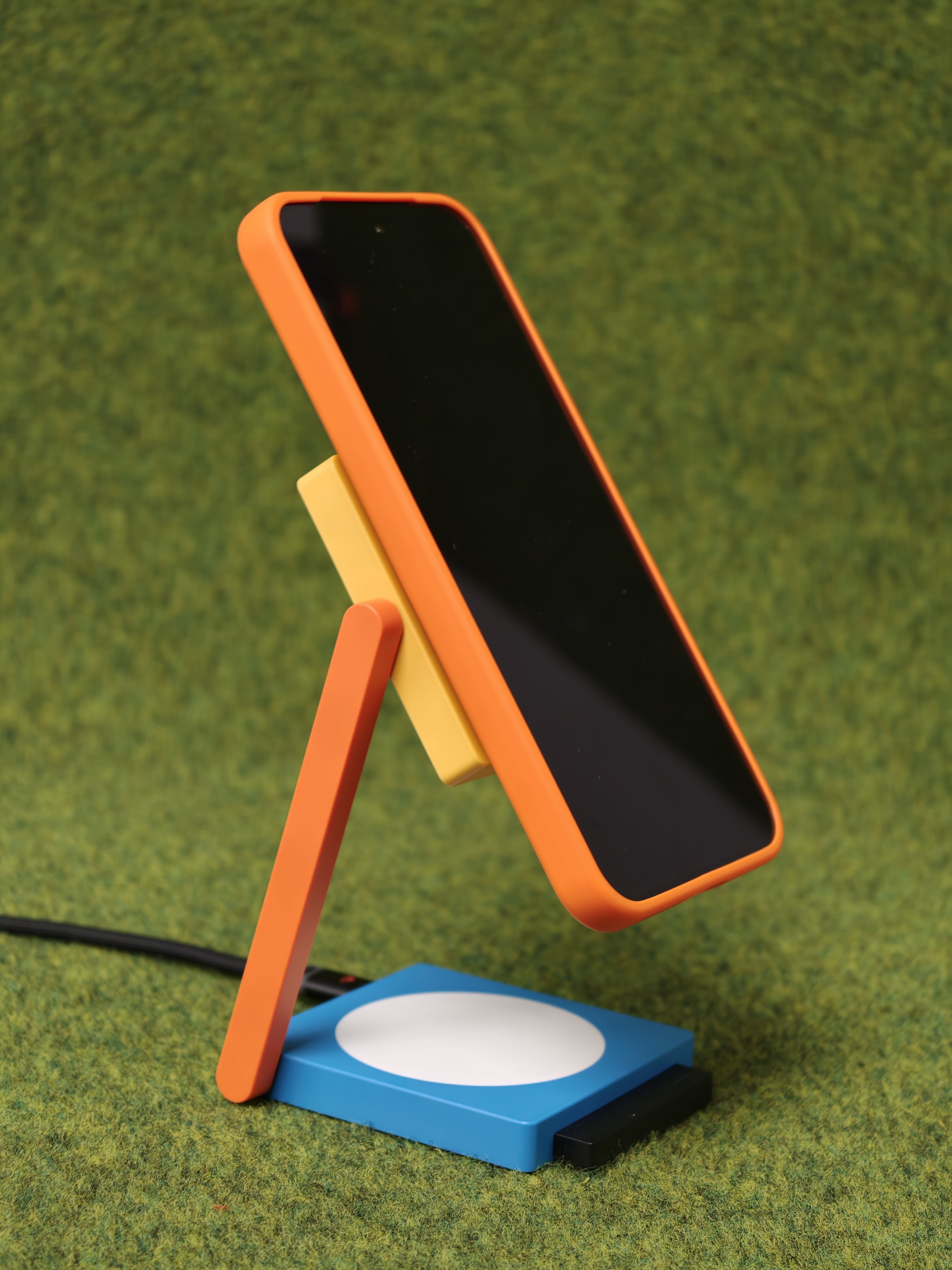 趣评测这个手机壳的颜色和PANDAER无线充还挺配的