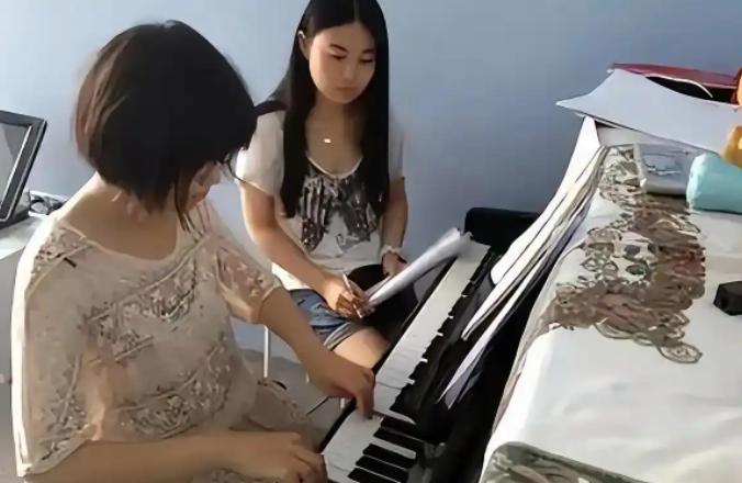 80后爸妈思维集体反转，劝自己娃：不婚不育也挺好……
 
现在最严重的问题，已经