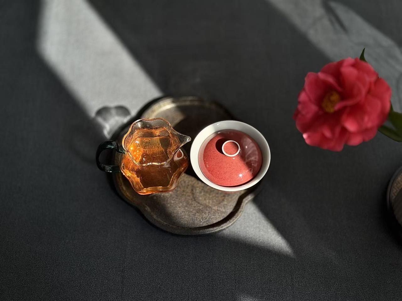 六大茶类茶具适配指南来了，爱喝茶的收藏
◆西湖龙井、碧螺春等绿茶
适配茶具：玻璃