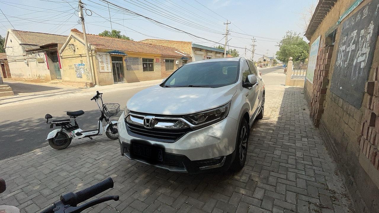 我的座驾是19款本田CR-V 1.5T版本，这款车的小保养体验让我感受到，选对套