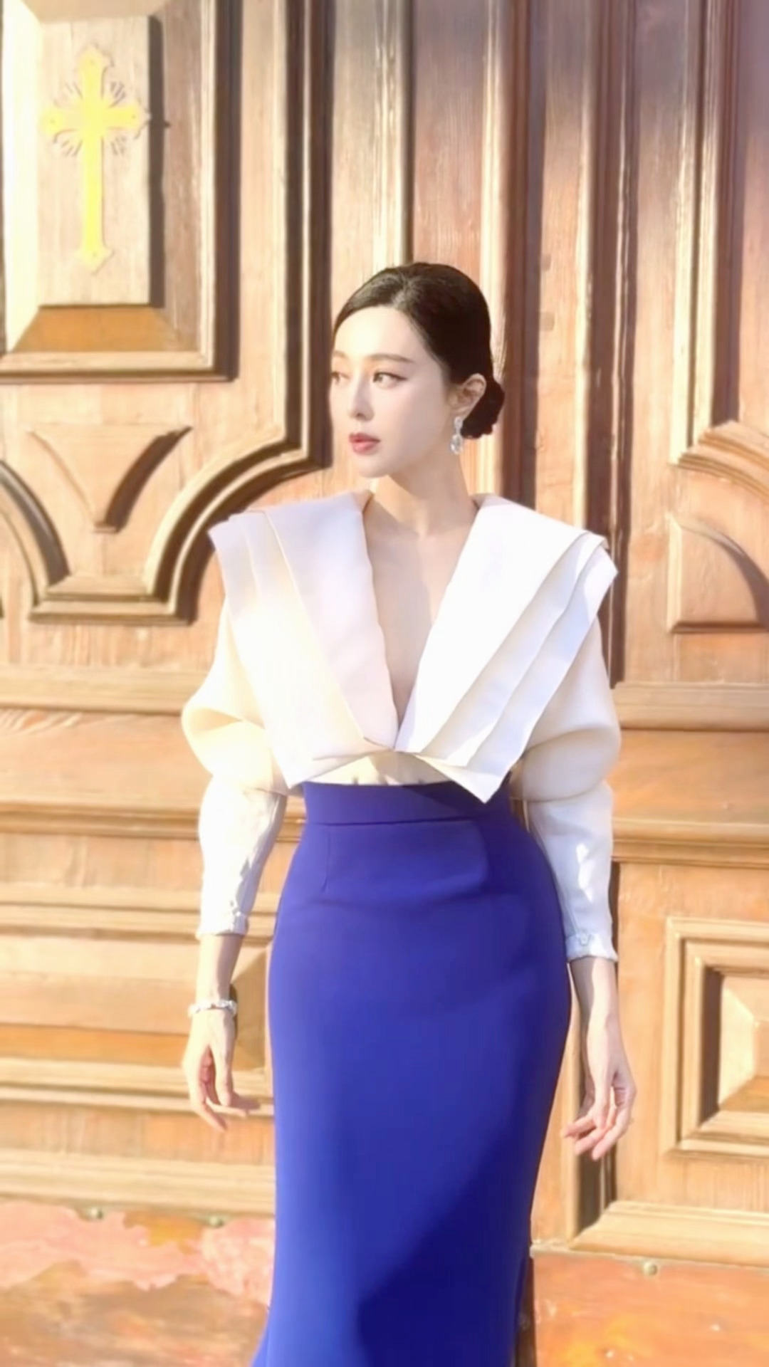 美得有神性 
