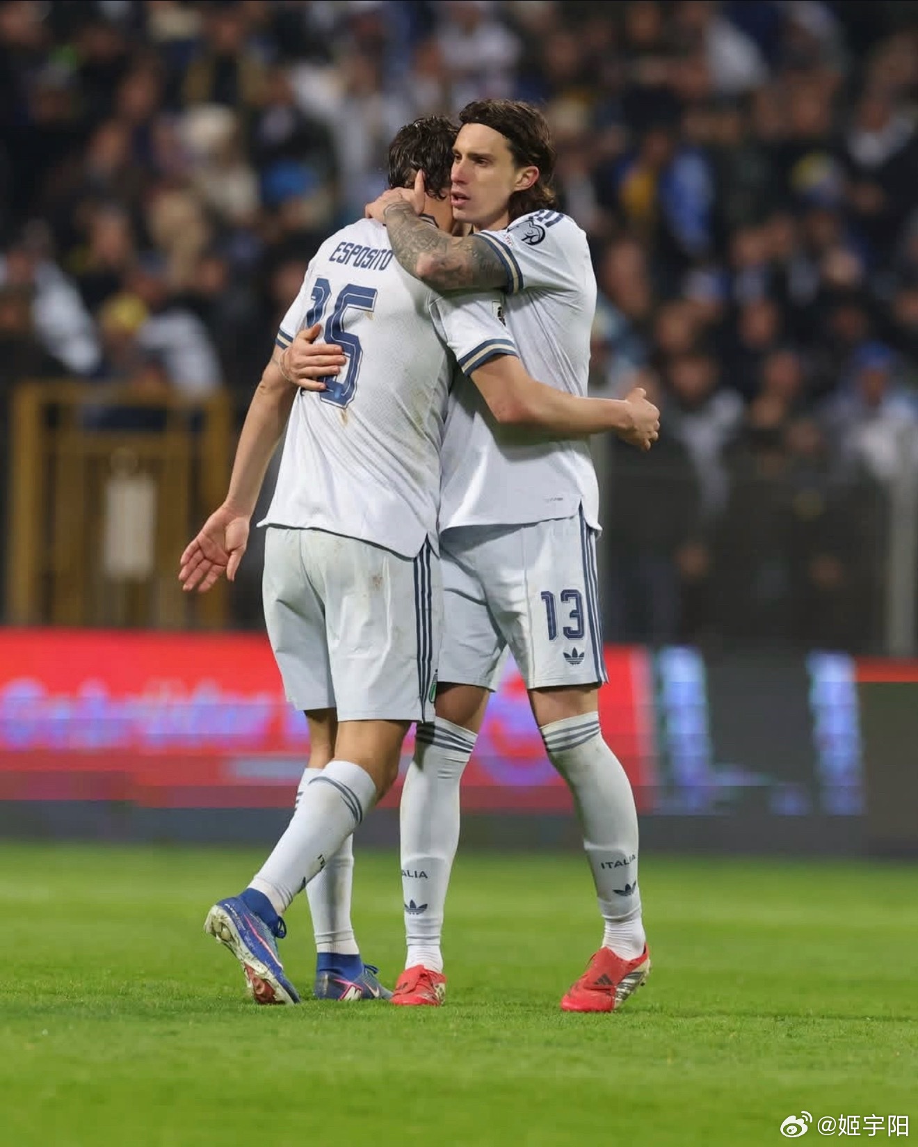 波黑vs意大利意大利连续三届无缘世界杯决赛圈，冤吗？主裁判是欧洲名哨蒂尔潘，那张