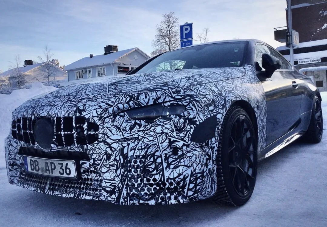 奔驰2026 AMG CLE53 Coupe V8谍照
