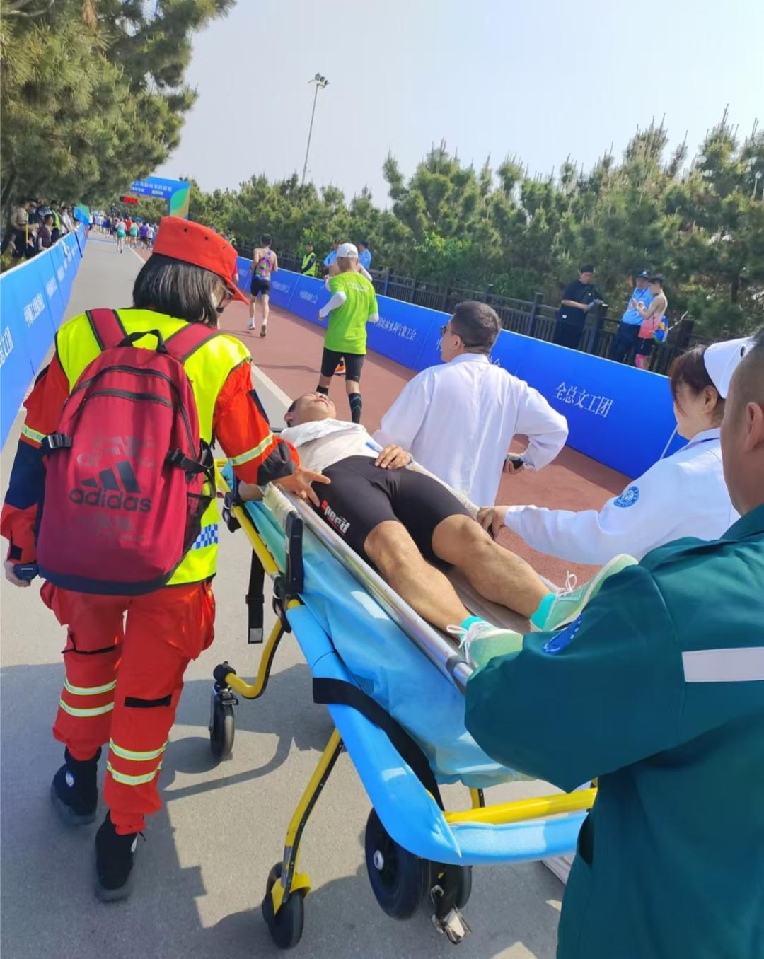 南航员工参加3000米体能猝死，官方:已成立专项工作小组

看到这个标题我都笑了